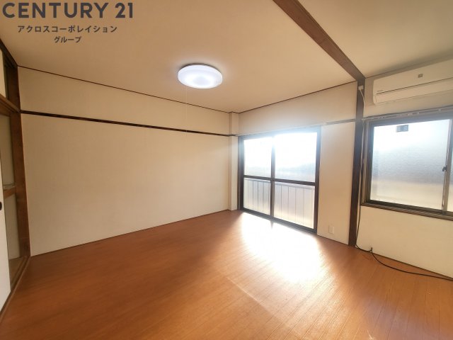 居室・リビング　洋室１０帖以上の大きなお部屋です！