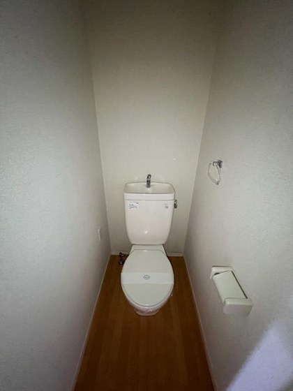 トイレ　※別号室の写真です。
