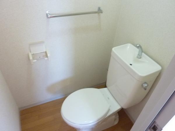 トイレ　落ち着いたトイレです