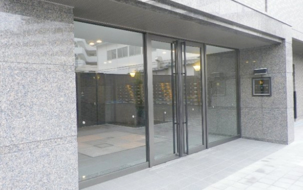 エントランス　ルーブル多摩川七番館