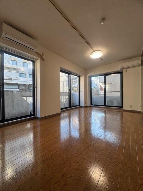 居室・リビング　洋室約１０．４帖