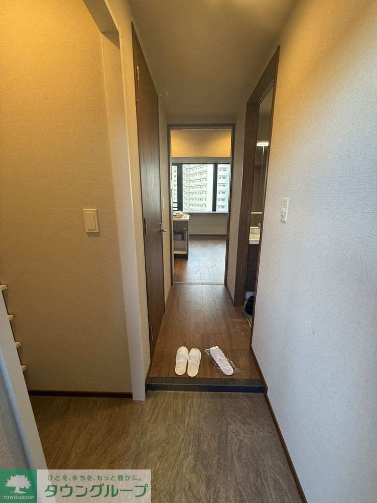 玄関　お部屋探しは株式会社　タウンハウジング　までお気軽にお問合…