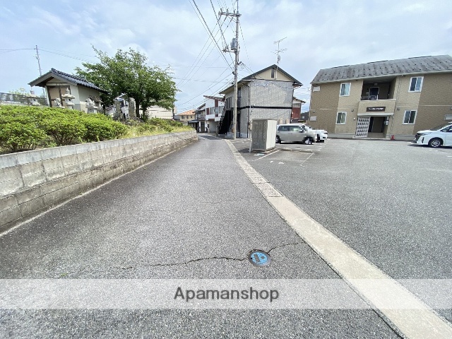 その他　前面道路（その他）まで0m