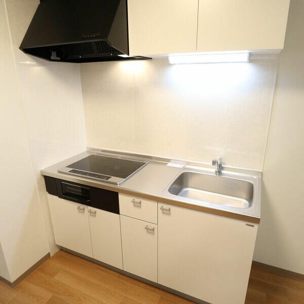 キッチン　コンパクトなキッチンで掃除もラクラク