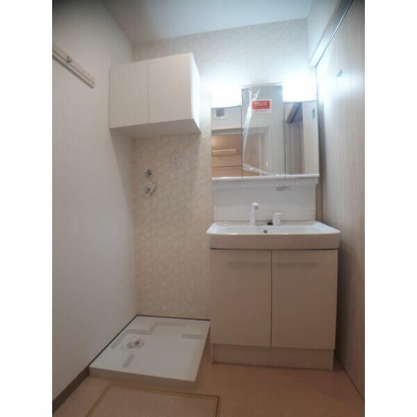 洗面設備　脱衣スペースもあります