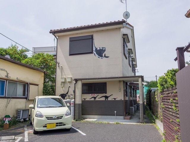 建物外観　１棟４世帯、A室は一番駐車場よりの角部屋で日当たり良好です。