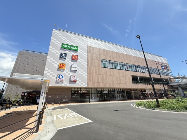 ショッピングセンター　三井ショッピングパークららテラス北綾瀬（ショッピングセンター）まで479m