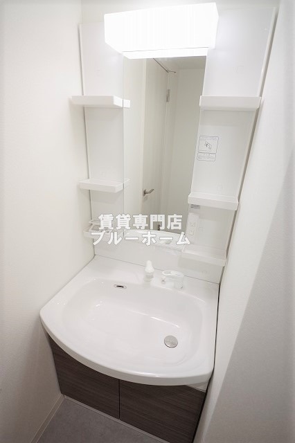 洗面設備　独立洗面台です！