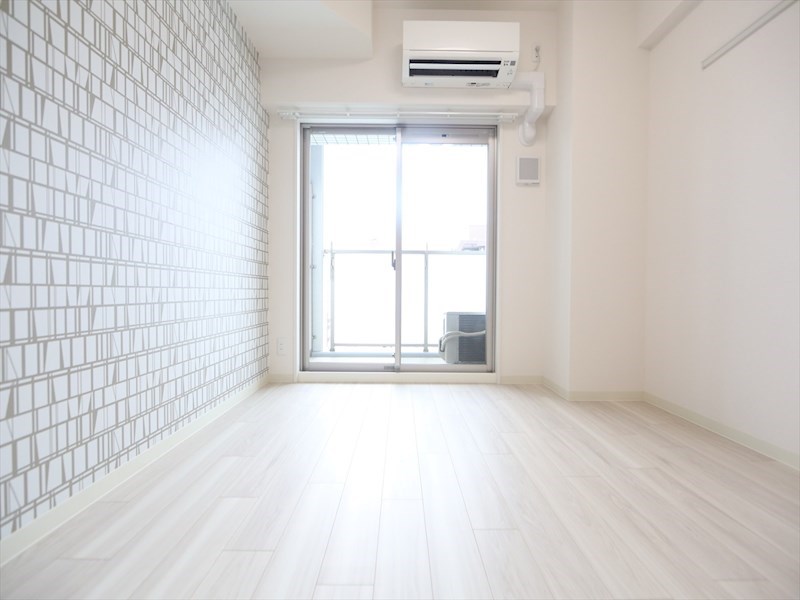 バルコニー　洋室6.2帖　エアコン完備　バルコニー