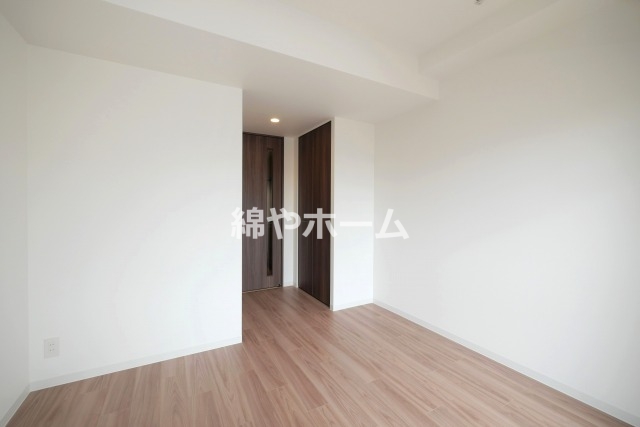 居室・リビング　コンパクトで使いやすい洋室です