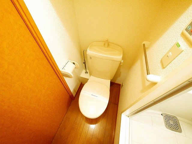 トイレ　清潔感のあるトイレです