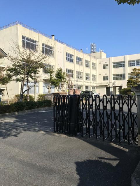 小学校　栗東市立治田小学校（小学校）まで1041m