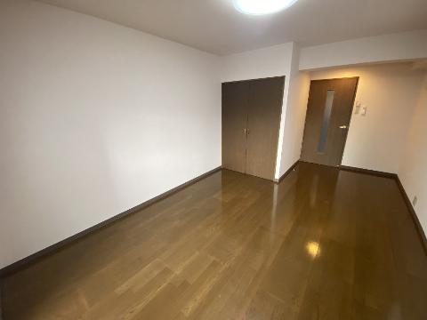 居室・リビング　室内