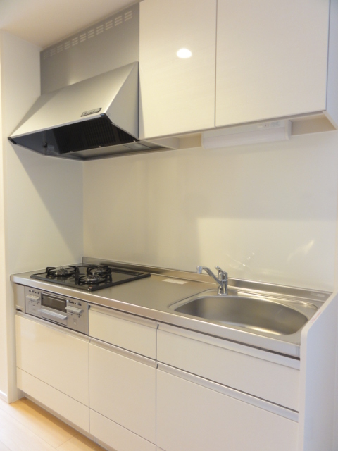 キッチン　ガス３口グリル付キッチン