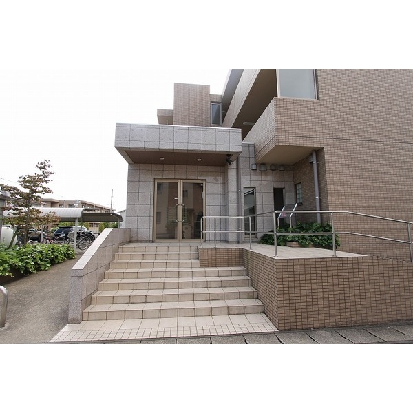 エントランス　アウローラ桜町