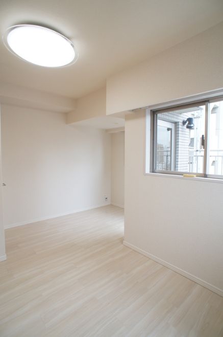 その他部屋・スペース　メゾネットタイプ、リビングと分けられた寝室です。