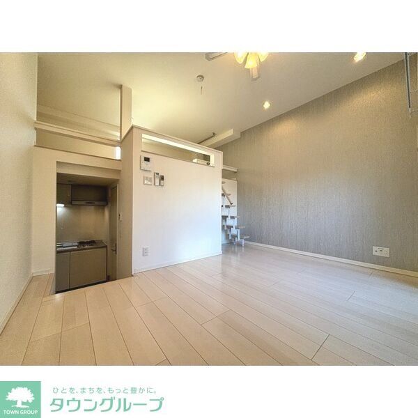 居室・リビング　エントランス