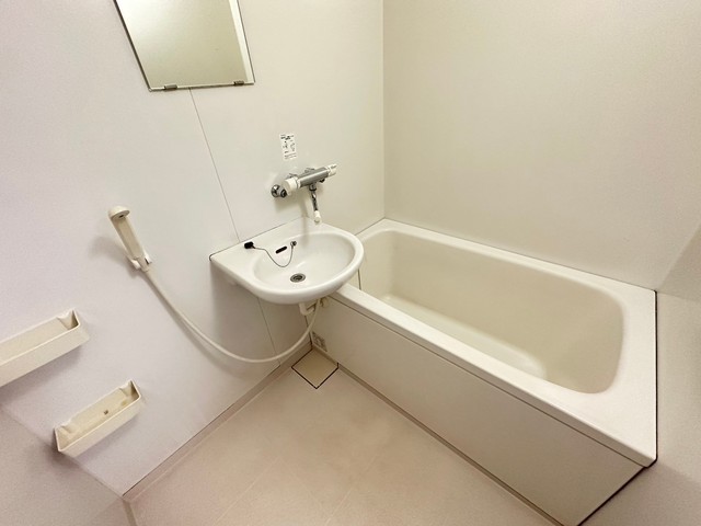 バス・シャワールーム　別号室の写真です