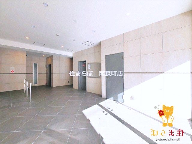 エントランス　「暮らしの設計図は、ここから始まります。」