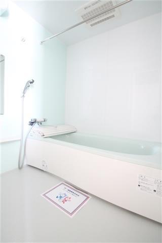 バス・シャワールーム　広めのお風呂が魅力的