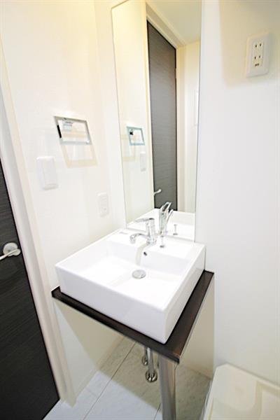 洗面設備　おしゃれな洗面台