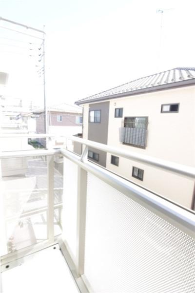 バルコニー　外に洗濯物も干せます