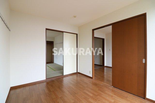 居室・リビング　現況と異なる場合がございます。