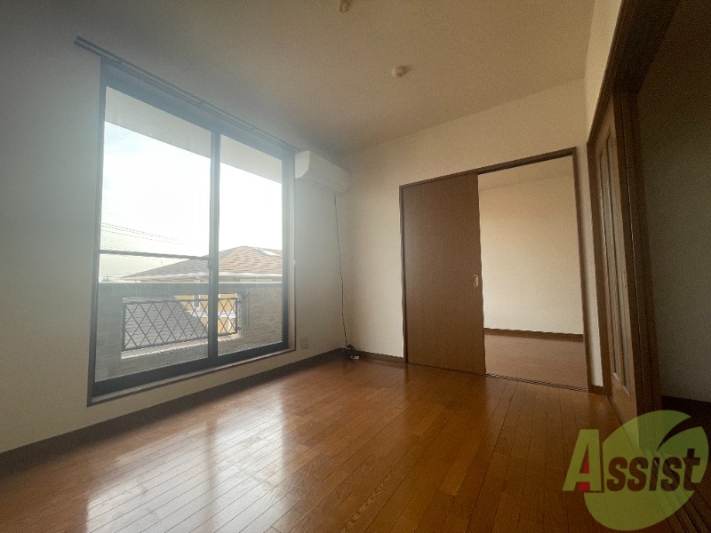 居室・リビング　リビングになります。伸び伸び出来そうですね。