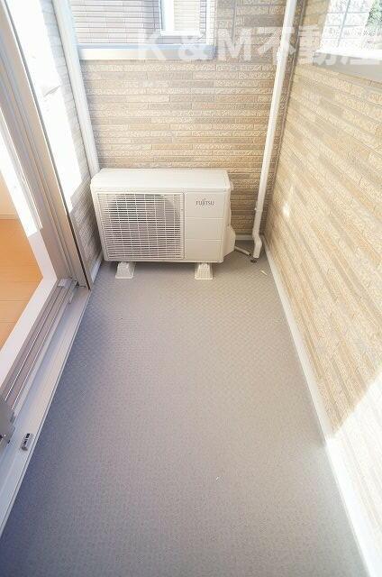 バルコニー　バルコニーからの眺めを楽しみながら食事をしませんか