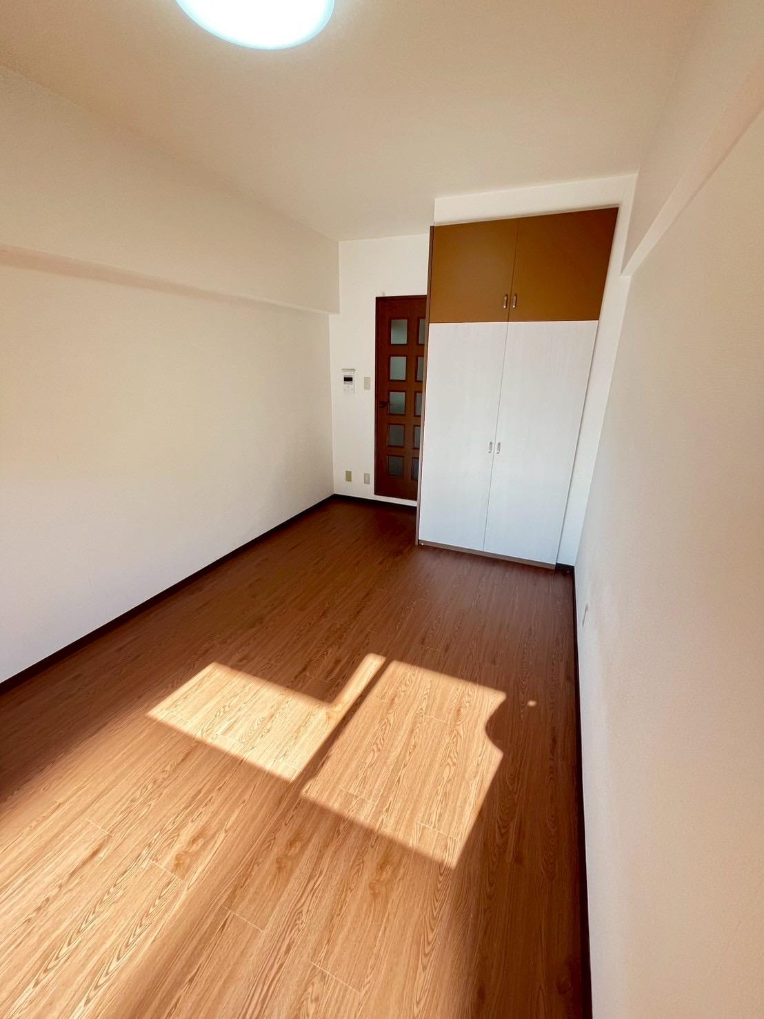 居室・リビング　こちらの居間で趣味の時間をお楽しみください