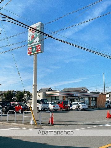 コンビニ　セブンイレブン（コンビニ）まで482m