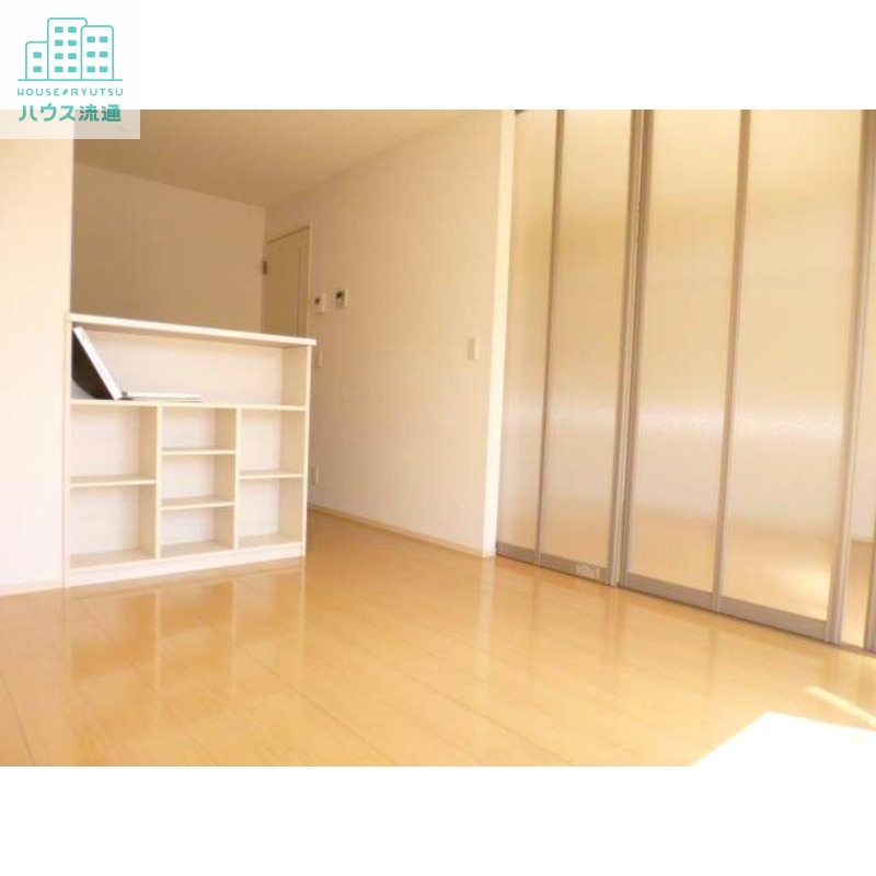 居室・リビング　＊写真は別号室です