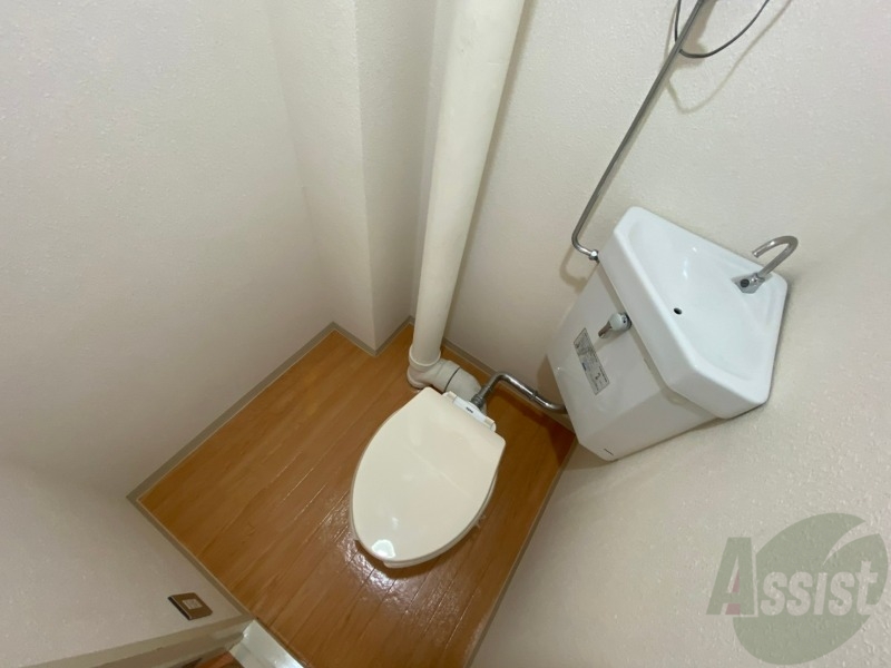トイレ　こちらはトイレです。清潔感があり、安心して使用できます。