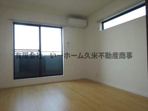 居室・リビング　こちらの居間で趣味の時間をお楽しみください