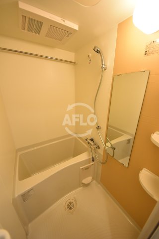 バス・シャワールーム　レジュールアッシュウエストレジス　浴室