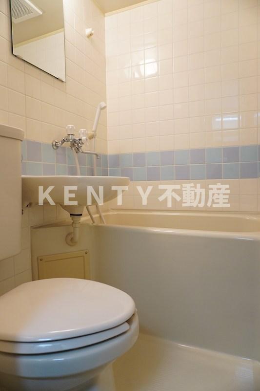 バス・シャワールーム　コンパクトで使いやすいお風呂です