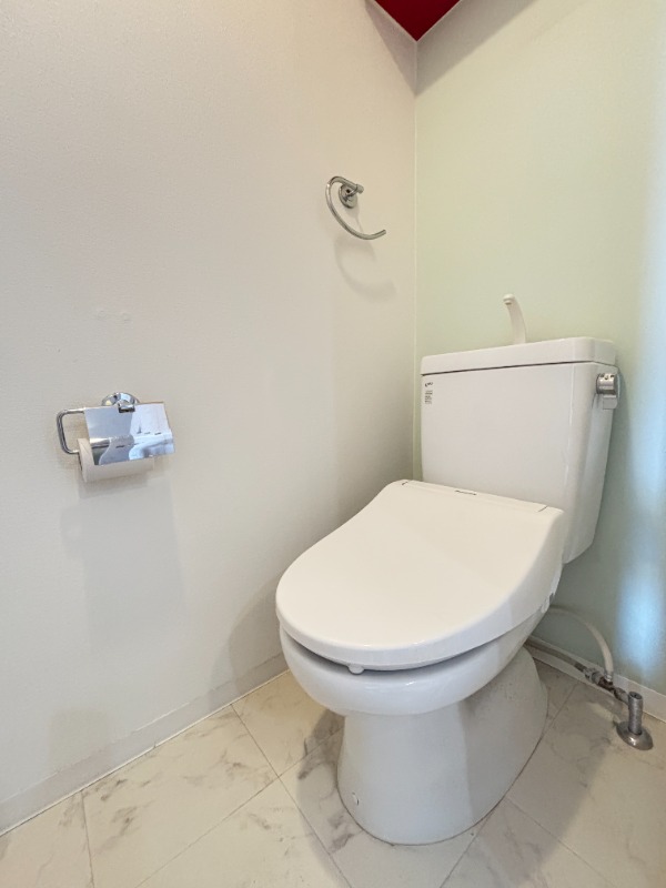 トイレ　別号室