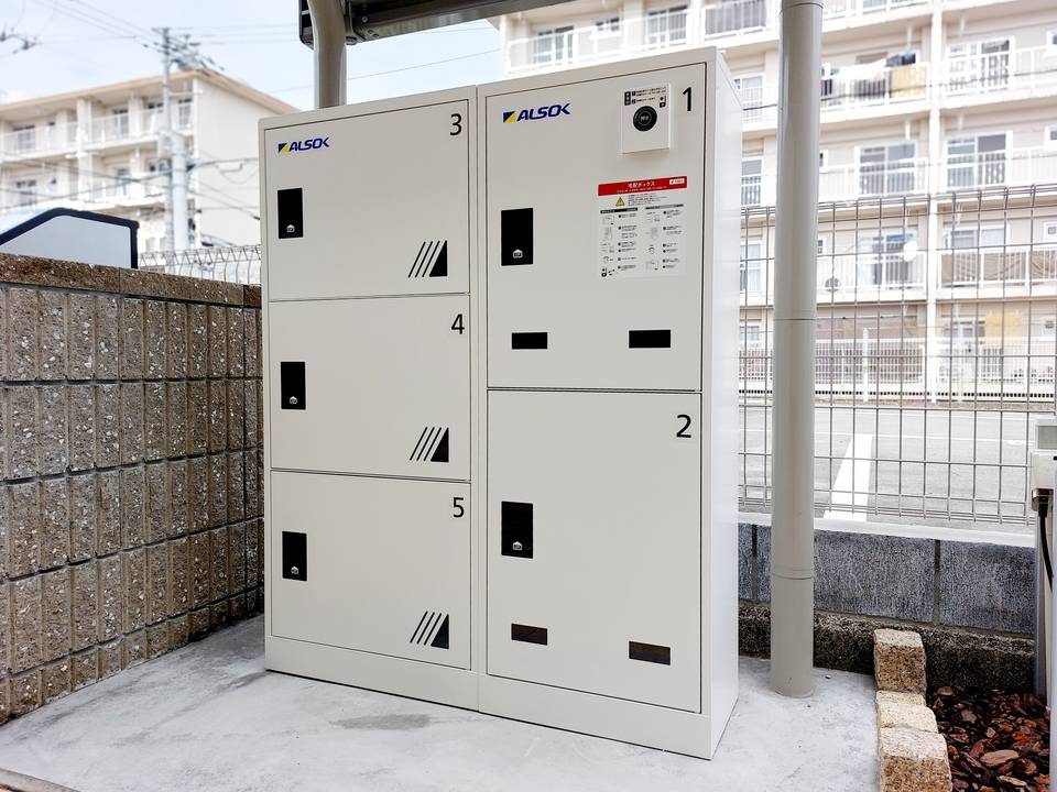 エントランス　宅配ボックス