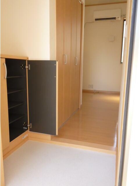 玄関　便利なカウンター型シューズボックス♪