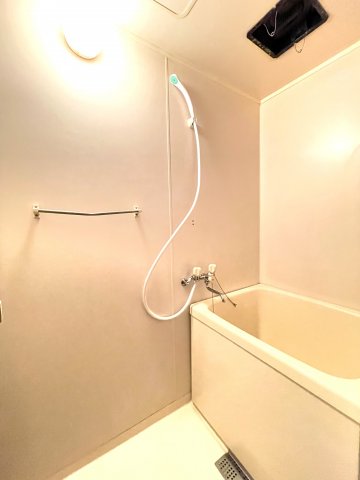 バス・シャワールーム　お風呂で日々の疲れを落としましょう