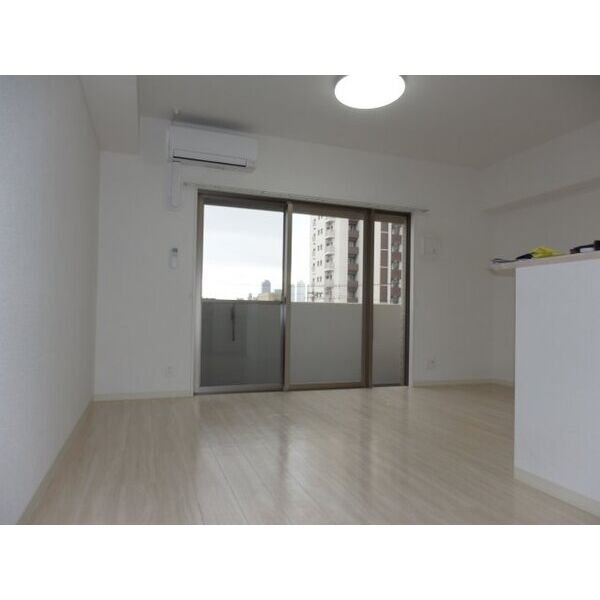 居室・リビング　写真は２ＬＤＫタイプです。実際とは異なります。