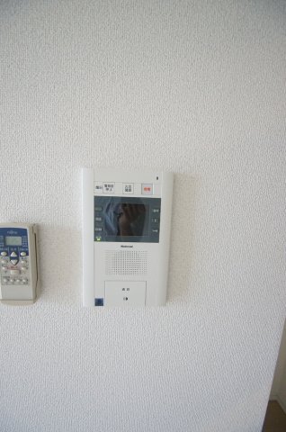 セキュリティ　来訪者が確認できる女性に安心の「TVモニターホン」