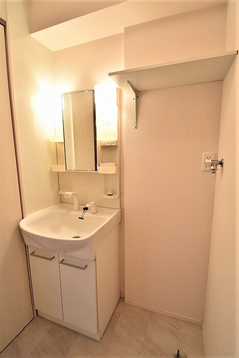 洗面設備　洗髪洗面化粧台・室内洗濯機置場