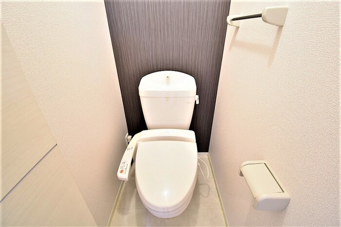 トイレ　温水洗浄暖房便座