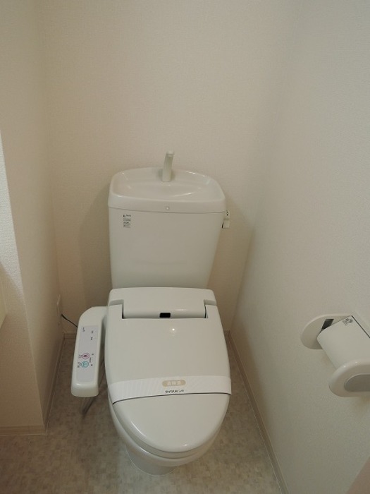 トイレ　温水洗浄暖房便座
