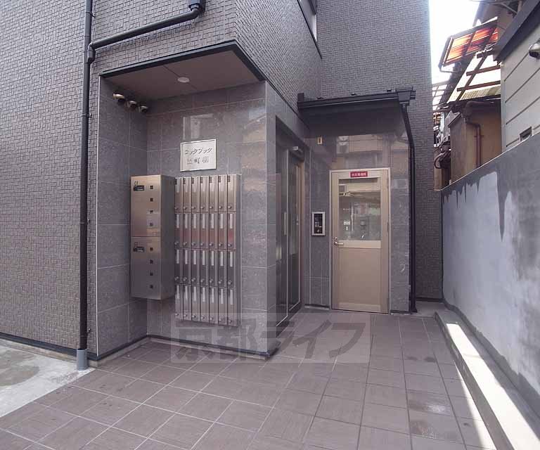 エントランス　・お部屋探しは京都ライフまで・
