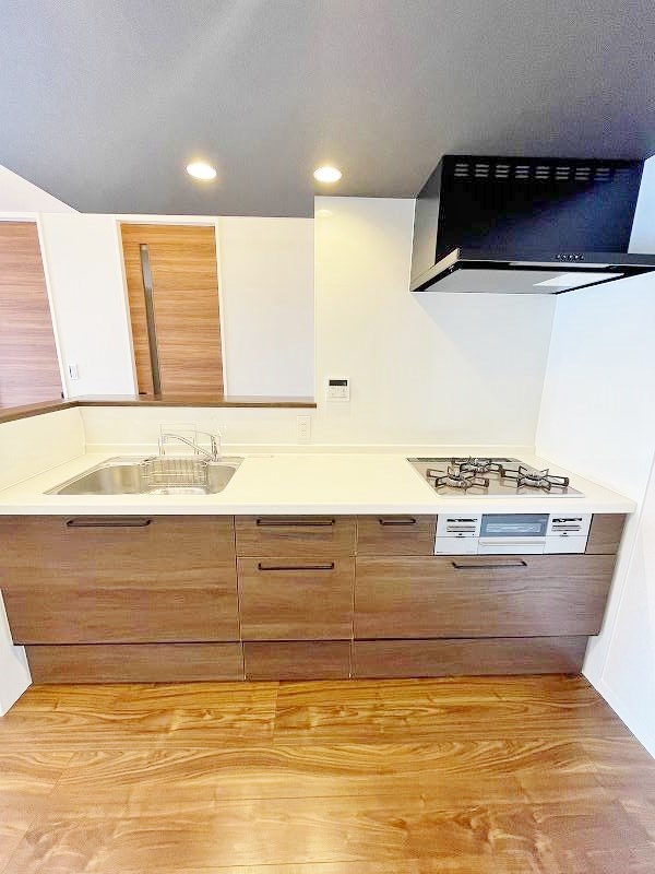 キッチン　★システムキッチングリル付き/３口コンロ★