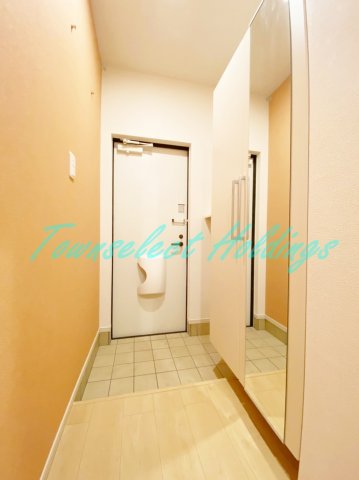 玄関　シューズボックス・大型収納付き♪