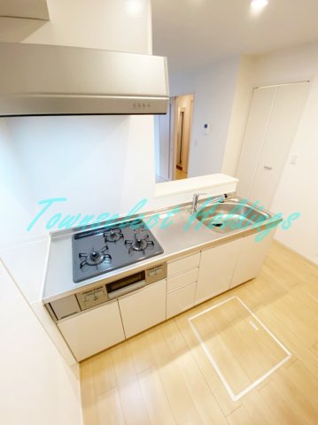 キッチン　収納豊富な三口コンロキッチン♪