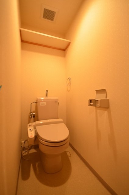 トイレ　別号室の写真です